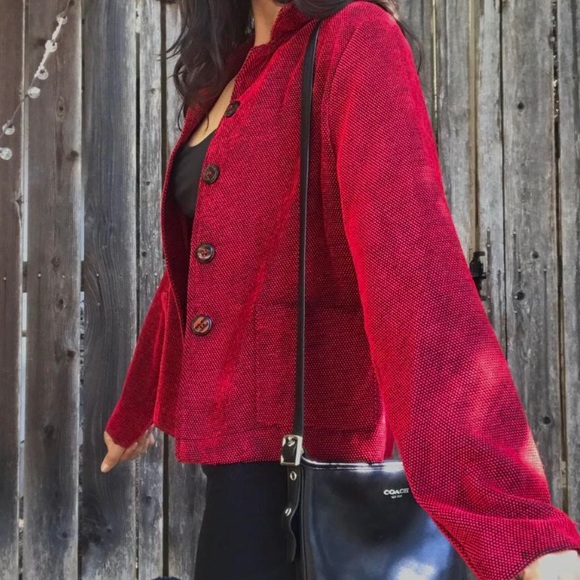 vintage 80s red blazer w boxy silhouette and retro buttons💄 - Picture 2 of 3